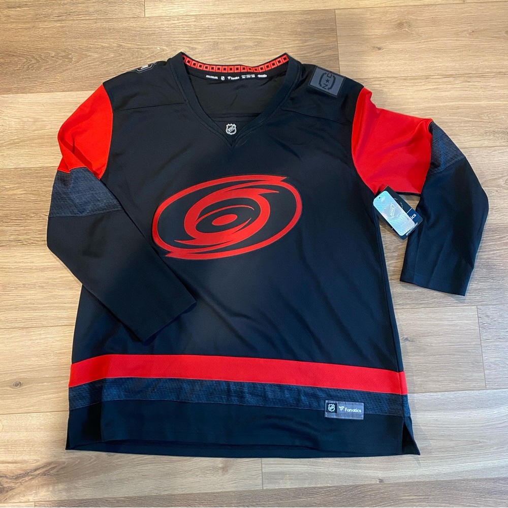 Women’s 3XL Carolina Hurricanes Stadium Series Jersey NWT